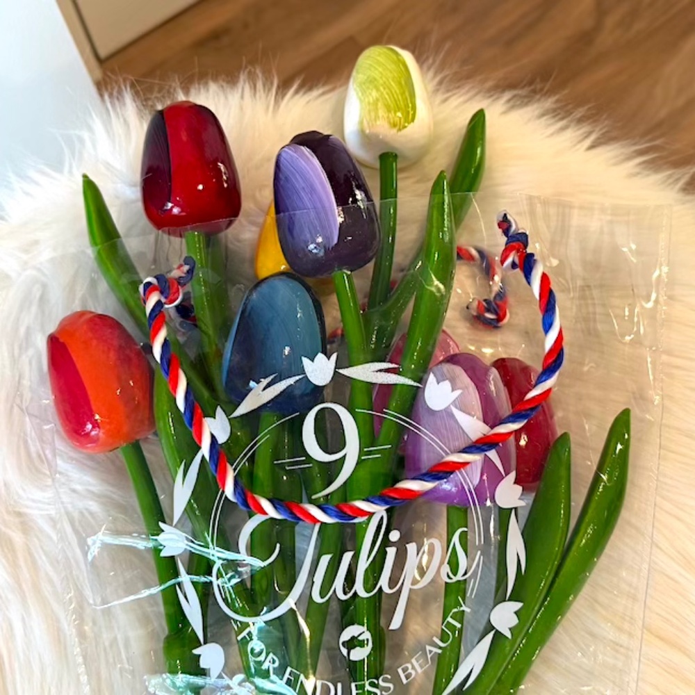 🌷Wood Tulip Bouquet from Holland! - Total 9 (NIB) - Picture 5 of 12